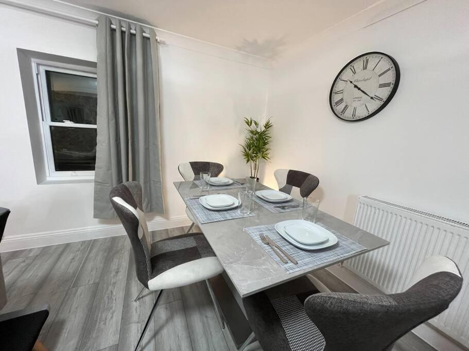 Modern & Stylish Haven In Heart Of London Apartment Exterior photo